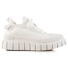 Trendiga sneakers på plattformen vit