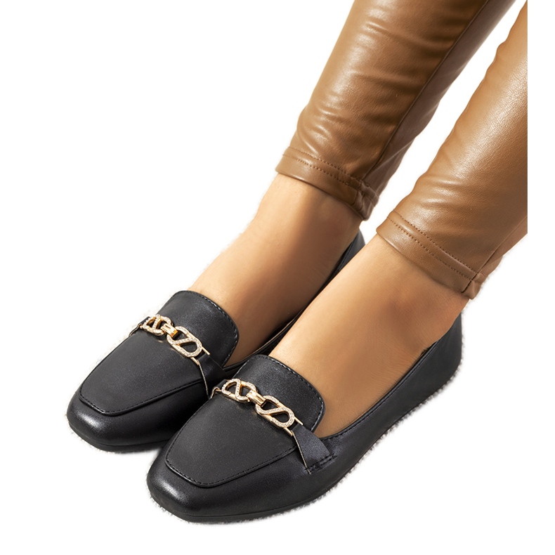 Svarta loafers med fyrkantig tå från Milder