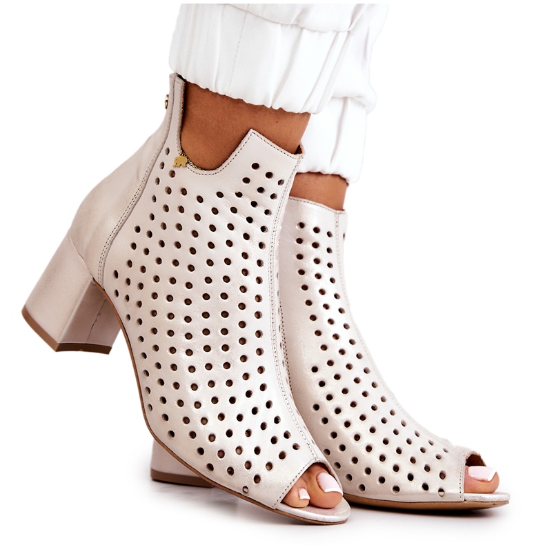 Genombrutna läderstövlar Maciejka 05420-04 Beige