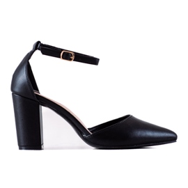 Seastar Svarta Pumpar Med Ett Spänne