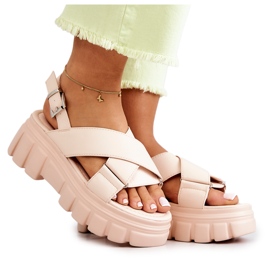 PE1 Lädersandaler på en ljusbeige Betti-plattform