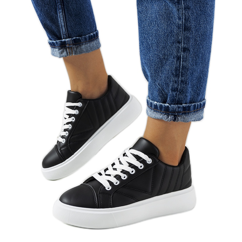 Svarta sneakers med tjocka Matthew-sulor