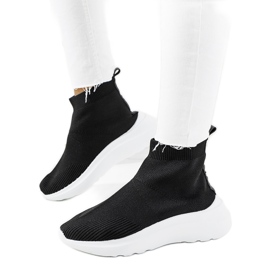 Svarta high-top sneakers från Jennifer