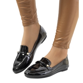 Black Poppy Patent Loafer svart