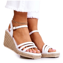 FJ1 Louisiana Vita Sandaler På En Kil