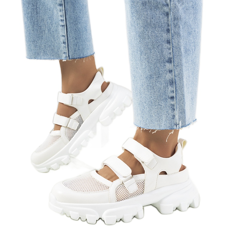 Vita sneakers med traktorsula från Djurs