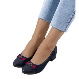 Seema marinblå genombrutna pumps