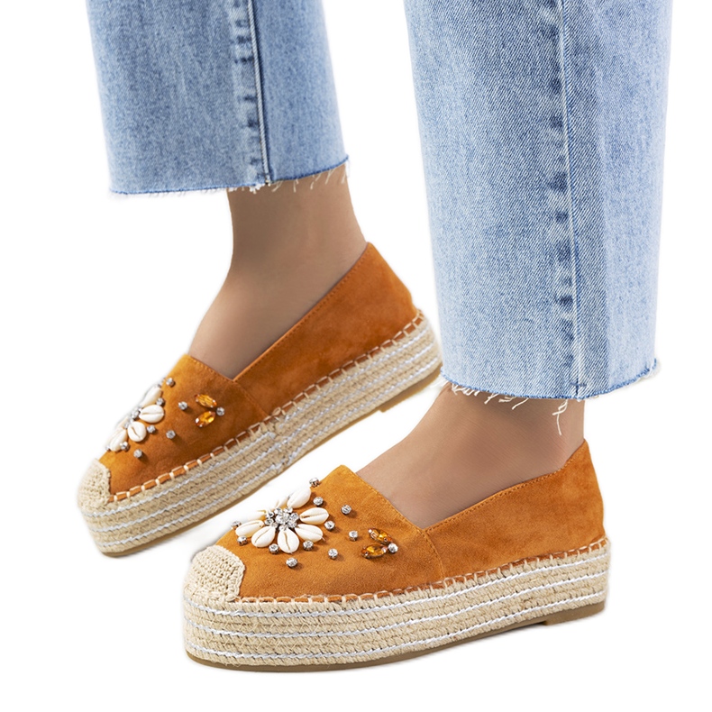 Bruna espadrillor på den tjocka sulan på Mrs Nicki gul
