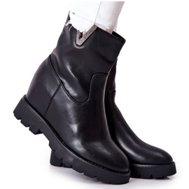 PG1 Svarta Ankel Boots På Dold Kil Med Tiver Emblem