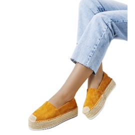 Bruna espadriller på Dione-plattformen