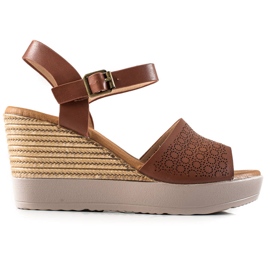 Clowse Lätta sandaler på en kilklack brun