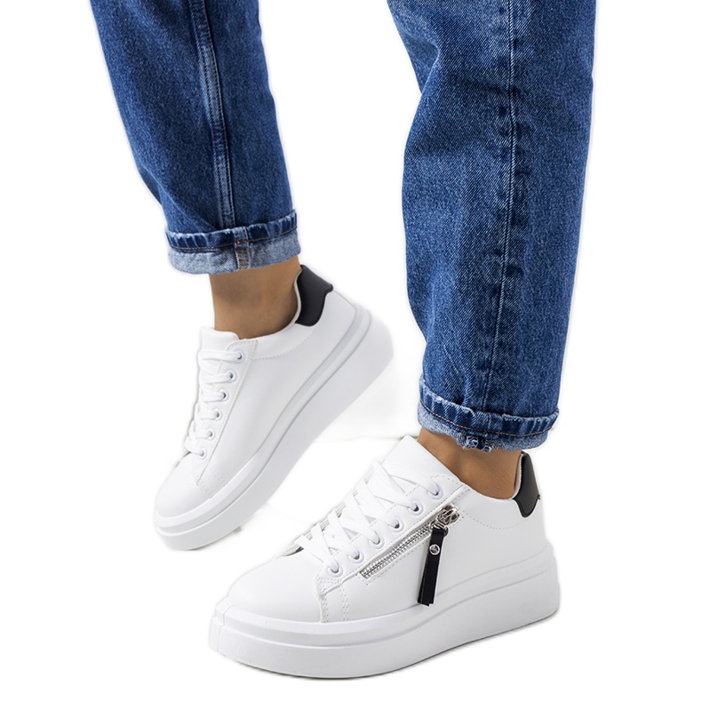 Tamis svarta och vita sneakers för kvinnor