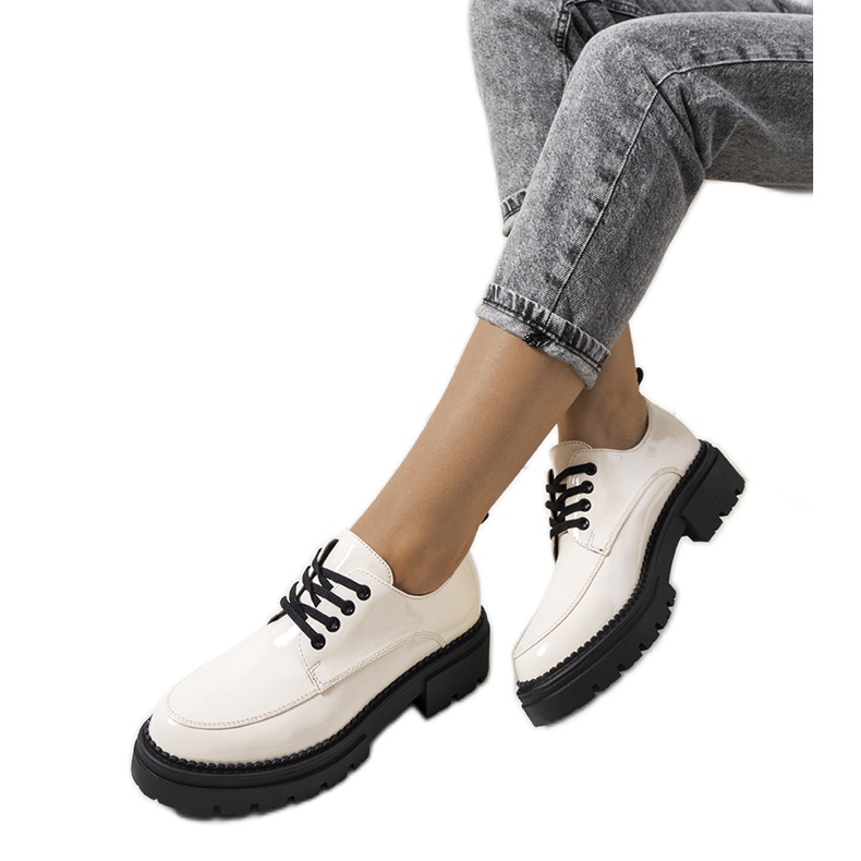 Beige brogues med Noralie traktorsula