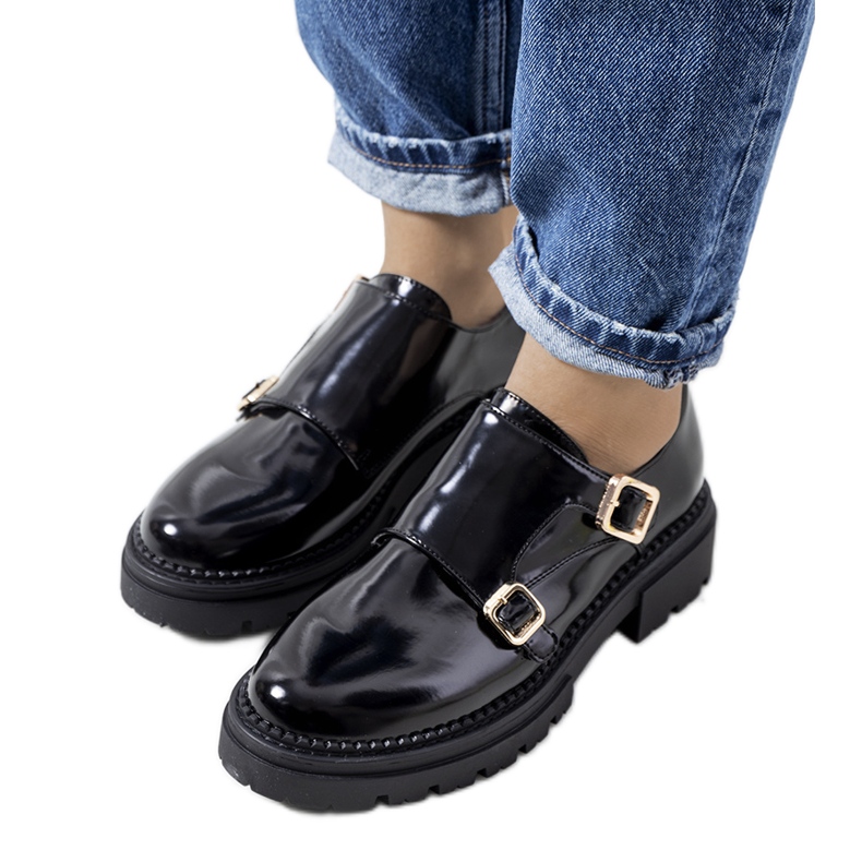 Svartlackade Valks skor