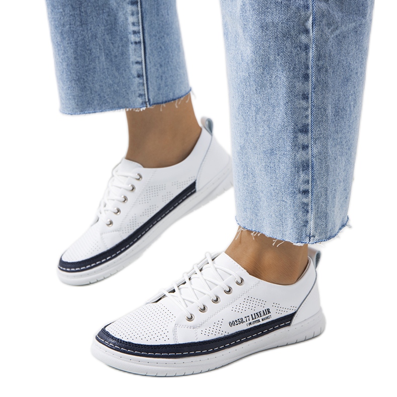 Vita läder sneakers från Valeska marinblå