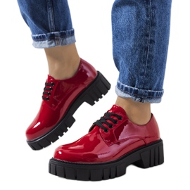 Rödlackade skor från Eileen