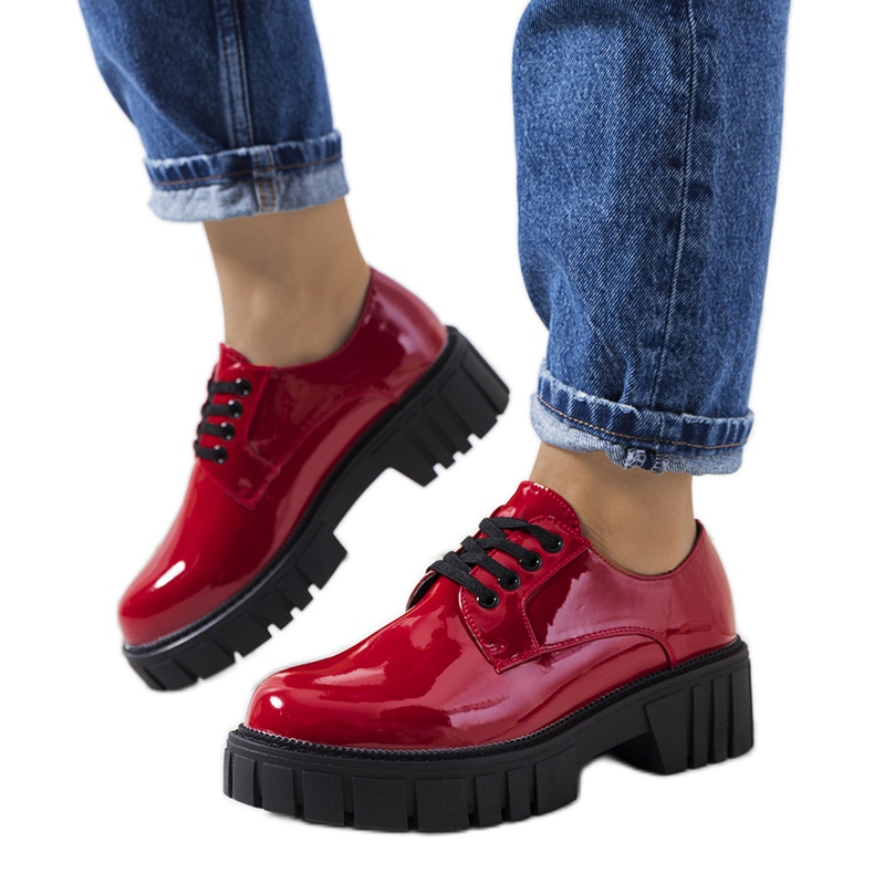 Rödlackade skor från Eileen