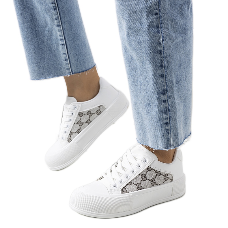 Vita sneakers på Birkett-plattformen grå