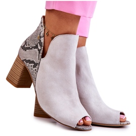 Läderstövlar On A Bar Maciejka 05507-37 Ljus beige brun