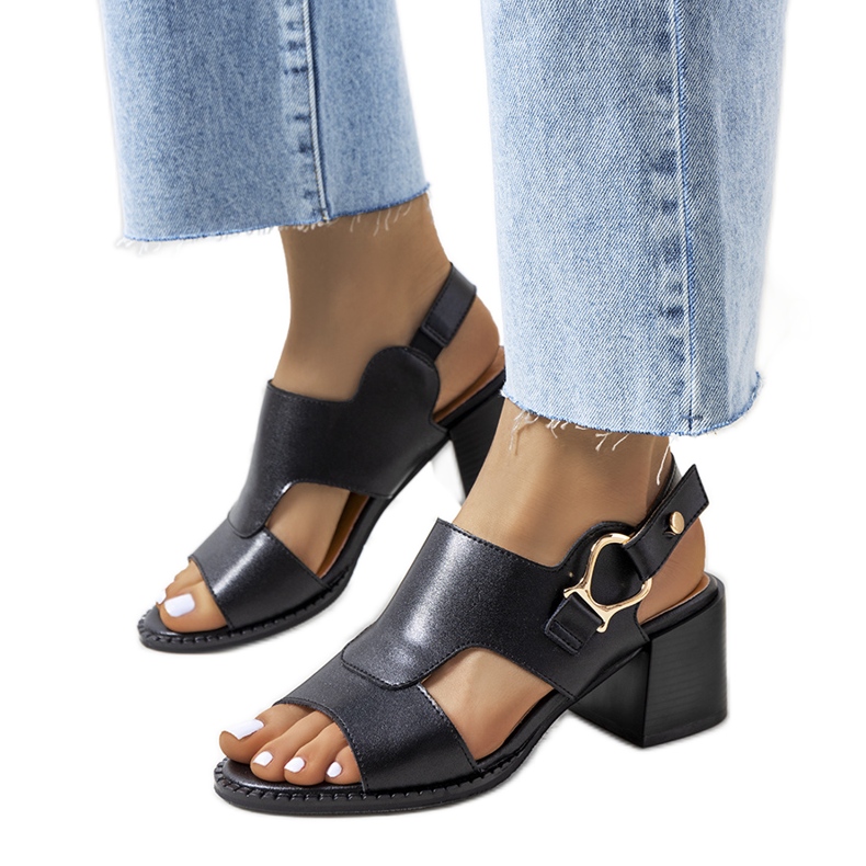 BM Svarta sandaler på Lamiastolpen