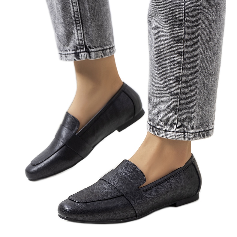 Lönnskor för kvinnor i svart läder