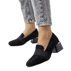 Svarta brogues på Arden-posten