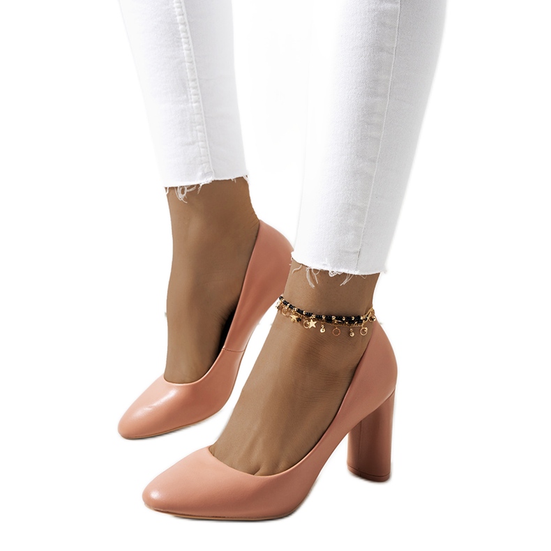 Rosa pumps på Burnaby-posten