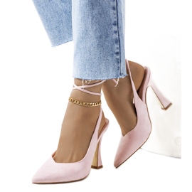 Rosa snörningspumpar på Lotti-stolpen