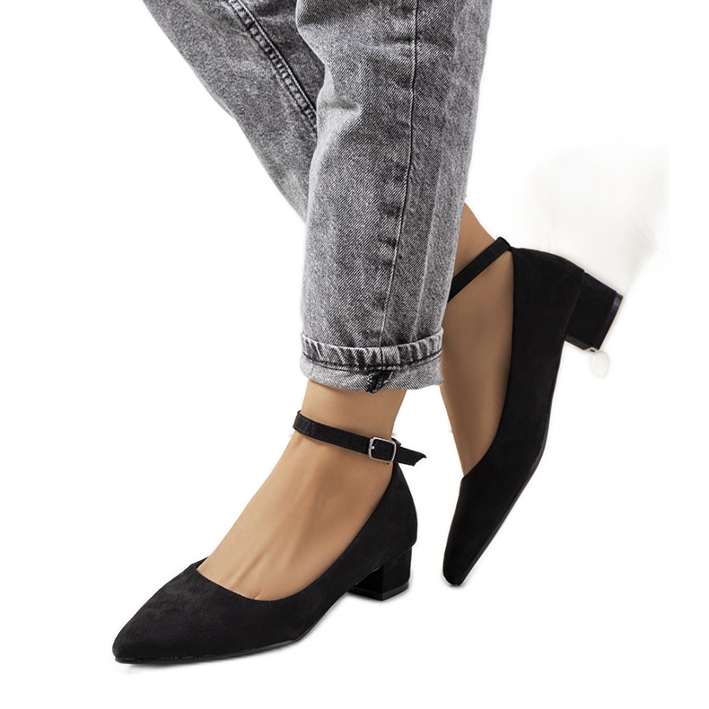 Svarta pumps på Samirapelaren