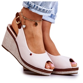 PS1 Bekväma sandaler för kvinnor med beige thallas med spänne