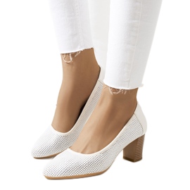 Pelders vita genombrutna pumpar silver-