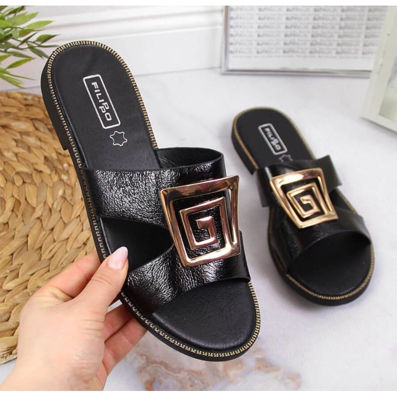 Svarta tofflor med ornament W Filippo