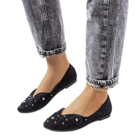 Svarta ballerinor med Halah-snitt