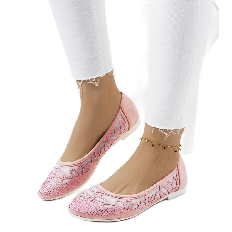 Rosa ballerinor med genombrutna Charla-dekorationer