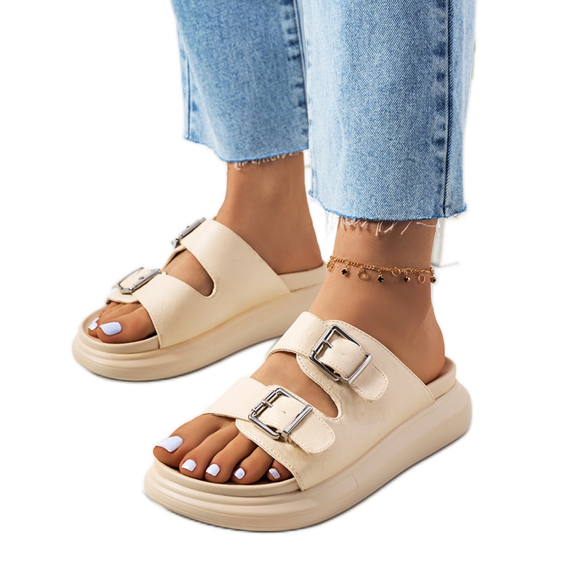 Beiga tofflor med Ageston-spännen beige