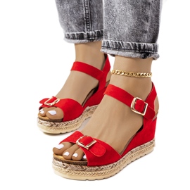 Röda espadrillor på Lilley-kilen