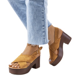 Bruna kapellsandaler