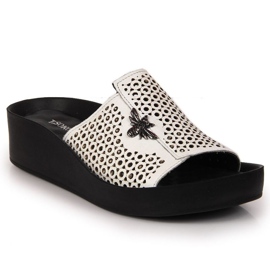 Genombrutna läder T.Sokolski W SCA163 vita tofflor