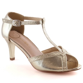 Elegant gyllene damsandaler Filippo med öppen tå