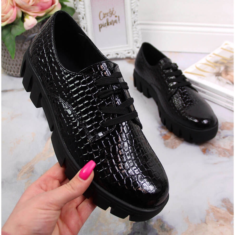 Vinceza lackade stövlar för kvinnor