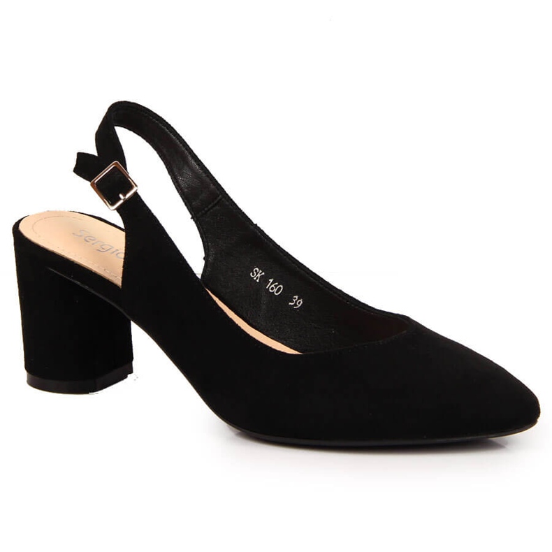 Pumpar för kvinnor på den svarta stolpen av Sergio Leone