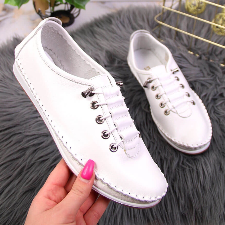 Slip-on skor i vitt läder för kvinnor Artiker