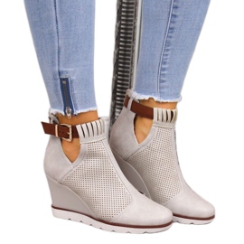 Beige sneakers för kvinnor med genombrutna kilar Filippo