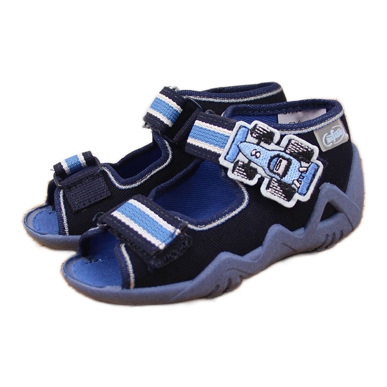 Pojktofflor till dagis på marinblå Befado rovor