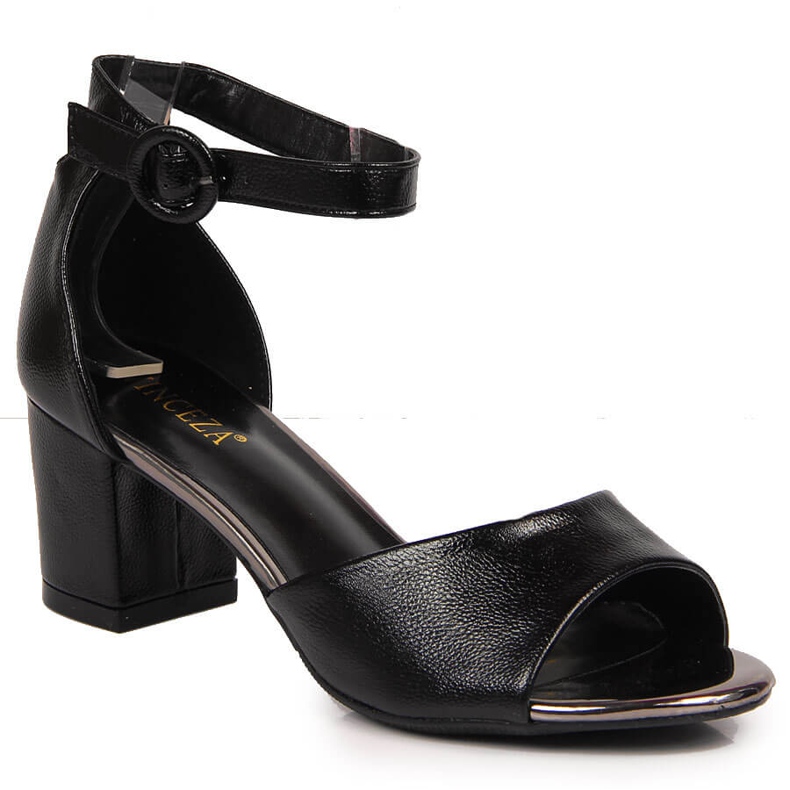 Svarta Vinceza damsandaler på stolpen