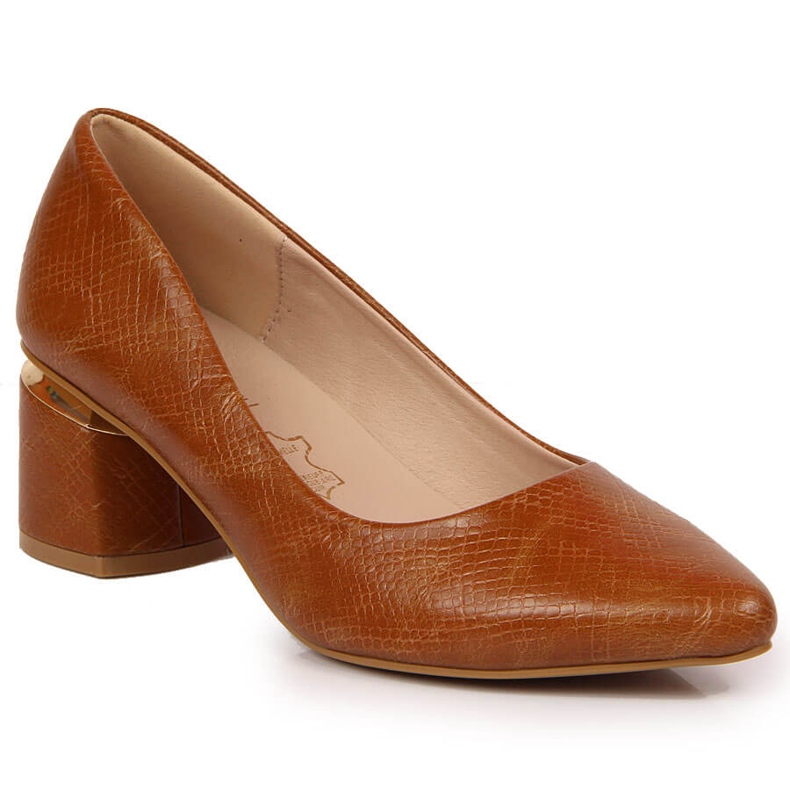 Pumps på en dekorativ brun stolpe av Jezzi