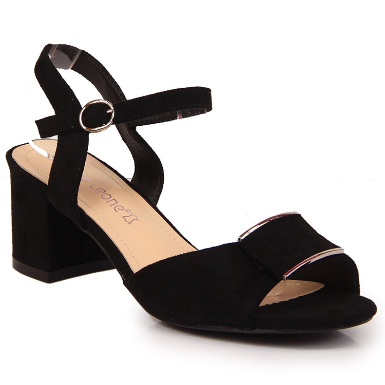 Svarta Sergio Leone sandaler på stolpen