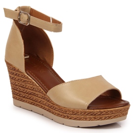 Beige damsandaler på en kil Jezzi