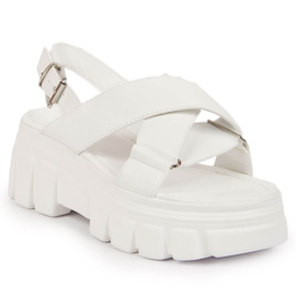 Damsandaler på den vita Jezzi-plattformen