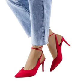 Röda klackar med Anneli-bindning